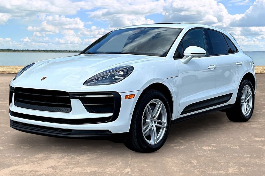 Used 2022 Porsche Macan AWD/4WD image 1