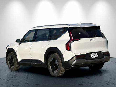 New 2026 Kia EV9 Wind image 6