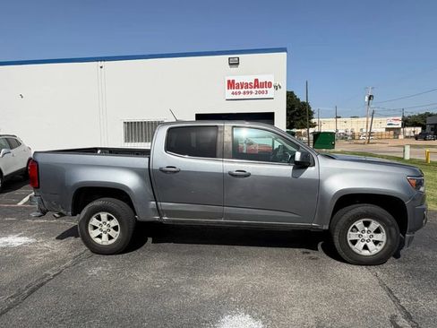 Used 2019 Chevrolet Colorado LT w/ LT Convenience Package RWD image 2