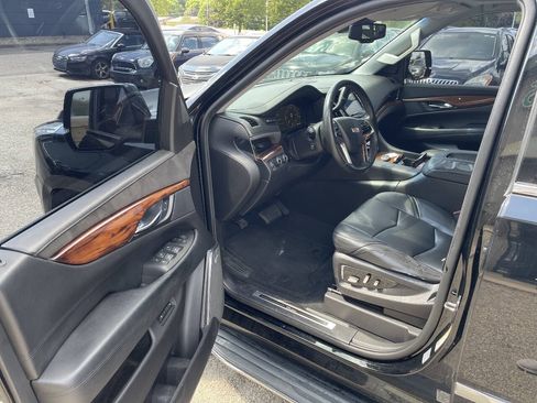 Used 2015 Cadillac Escalade Luxury AWD/4WD image 50