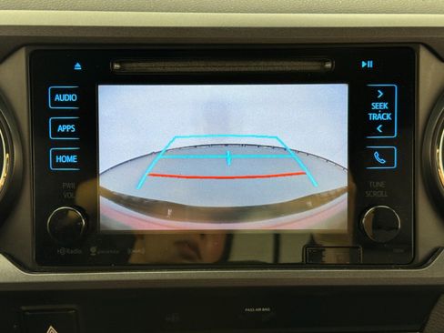 Used 2019 Toyota Tacoma TRD Sport w/ Technology Package image 25