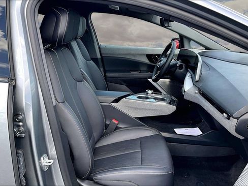 Certified 2025 Cadillac Optiq Sport 2 w/ LPO, Floor Liner Package AWD/4WD image 29
