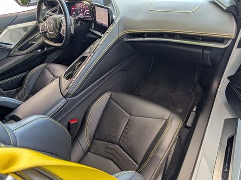 Used 2022 Chevrolet Corvette Stingray Premium Cpe w/ Z51 Performance Package image 11