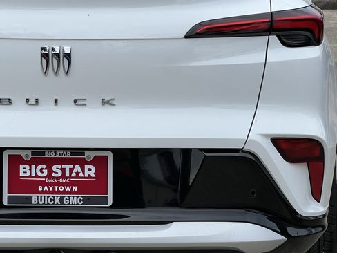 Used 2025 Buick Envista Sport Touring image 5