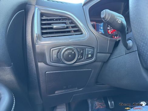 Used 2023 Ford Edge ST image 28