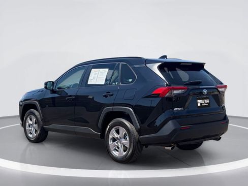 Used 2025 Toyota RAV4 XLE FWD image 4