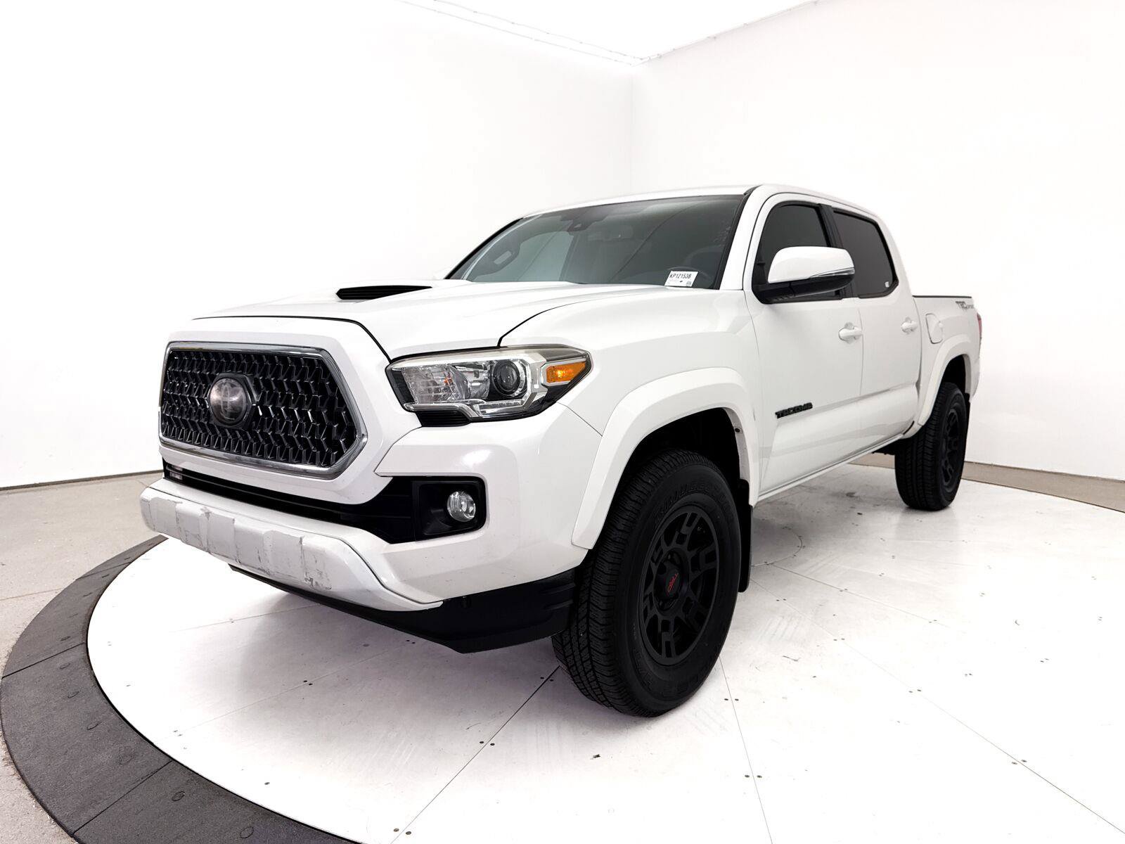 Used 2018 Toyota Tacoma TRD Sport w/ Technology Package RWD image 13