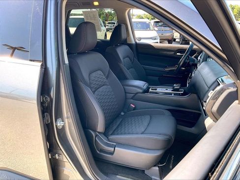 Used 2022 Nissan Pathfinder SV AWD/4WD image 10