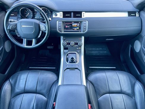 Used 2017 Land Rover Range Rover Evoque SE image 16