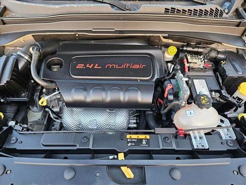 Used 2020 Jeep Renegade Latitude w/ UConnect 8.4 Nav Group image 23