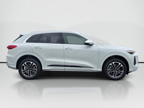 New 2026 Audi Q5 Premium Plus AWD/4WD image 6