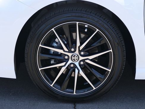 Used 2024 Toyota Camry SE FWD image 10
