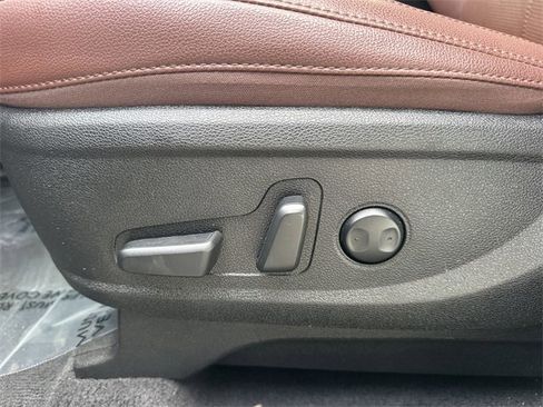 Used 2024 Kia Telluride EX w/ EX Captain's Chair Package image 23