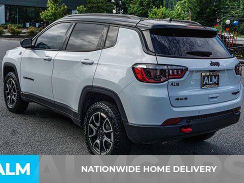 Used 2025 Jeep Compass Trailhawk AWD/4WD image 4