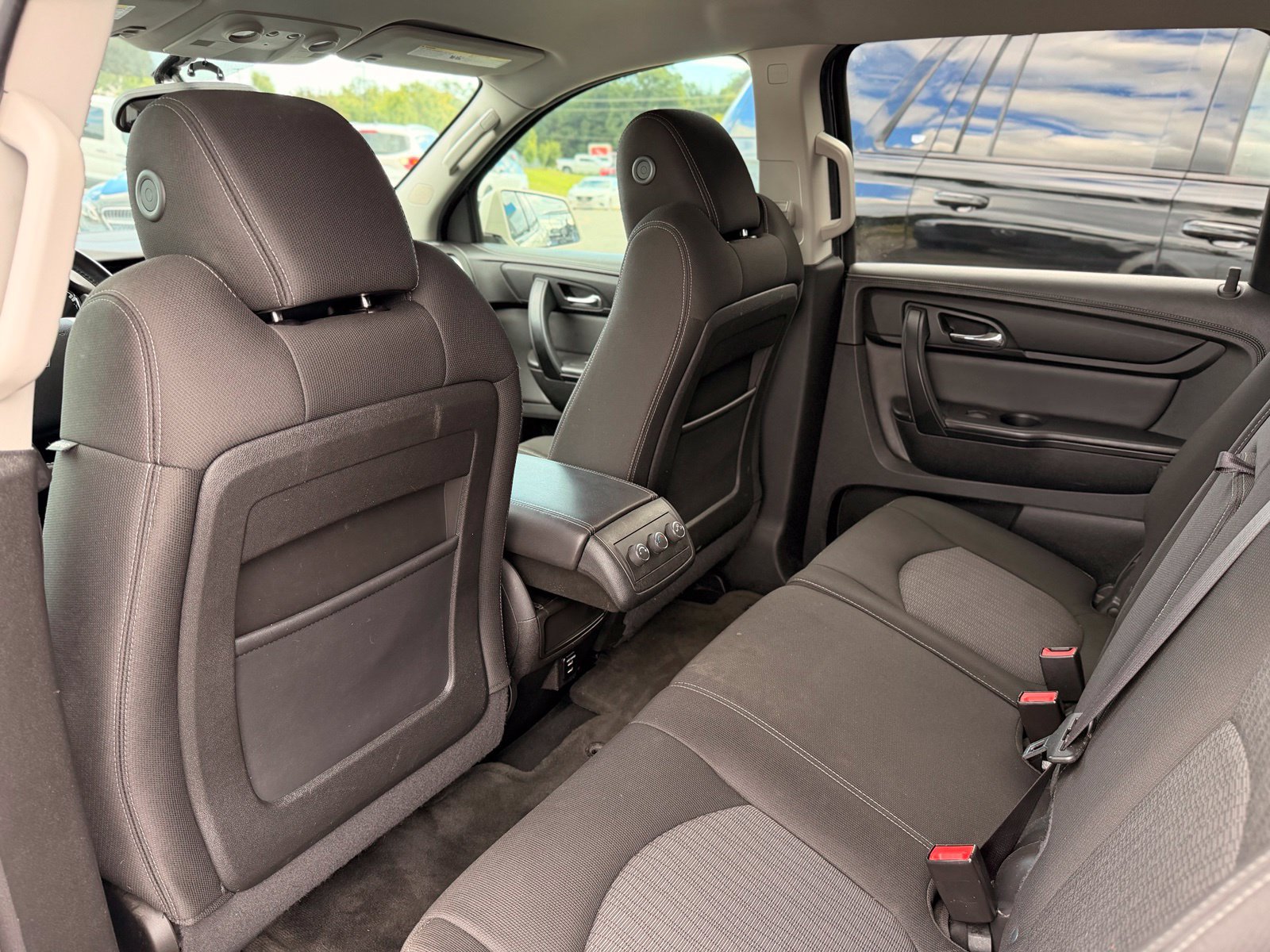 Used 2015 Chevrolet Traverse LT AWD/4WD image 19