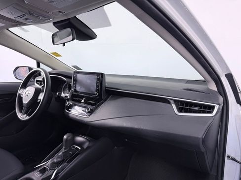 Used 2022 Toyota Corolla LE image 25