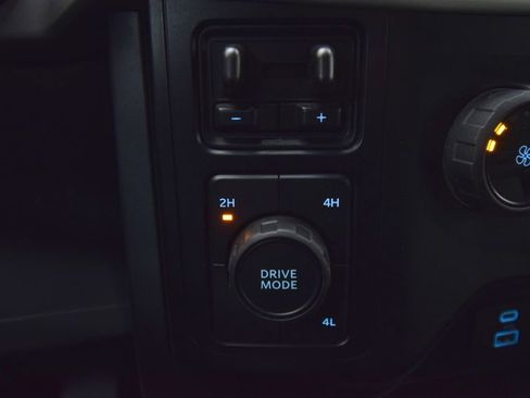 Used 2023 Ford F150 XLT image 34