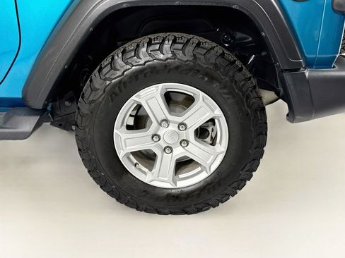 Used 2019 Jeep Wrangler Sport AWD/4WD image 29