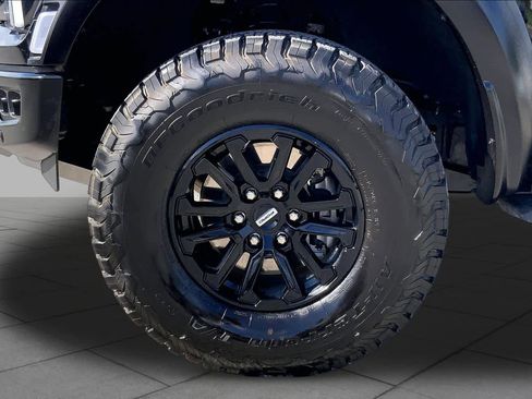 Used 2025 Ford F150 Raptor AWD/4WD image 11