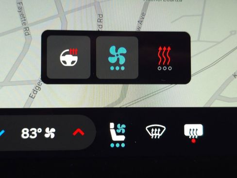 Used 2024 Rivian R1S Adventure image 38