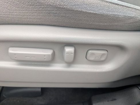 Used 2017 Honda Pilot EX image 10