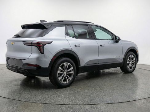 Used 2025 Chevrolet Equinox LT image 9