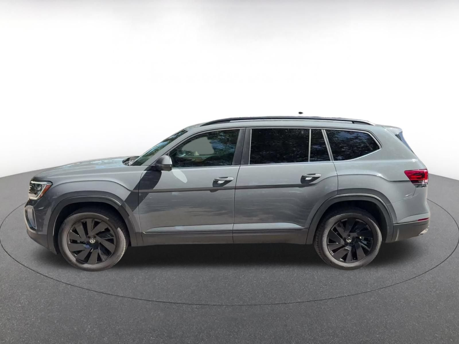 Used 2026 Volkswagen Atlas SE FWD image 8