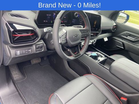 Used 2025 Chevrolet Silverado EV RST AWD/4WD image 83