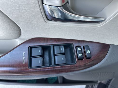 Used 2014 Toyota Sienna XLE w/ Entertainment Package image 22