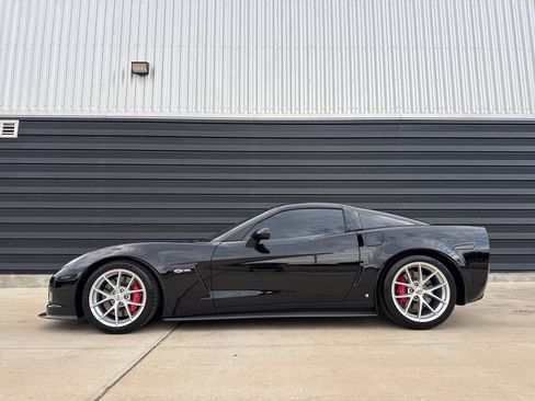 Used 2007 Chevrolet Corvette Z06 w/ Preferred Equipment Group RWD image 1