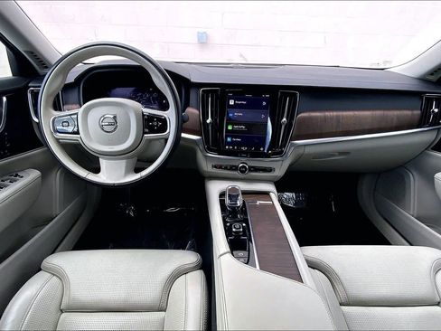 Used 2022 Volvo S90 B6 Inscription w/ Advanced Package image 11
