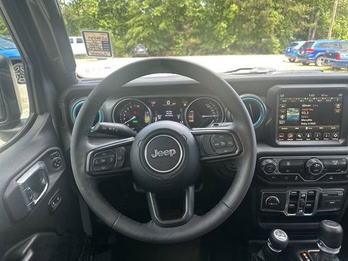 Used 2023 Jeep Wrangler Unlimited w/ 8.4" Radio Group AWD/4WD image 24