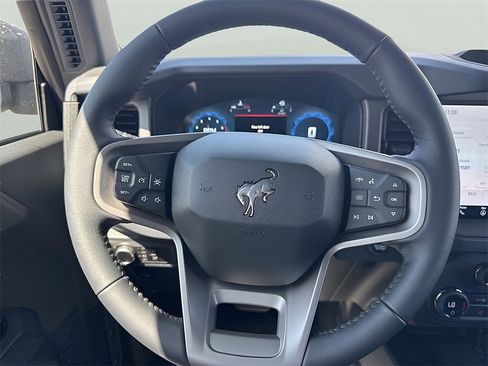 Used 2025 Ford Bronco Big Bend image 12