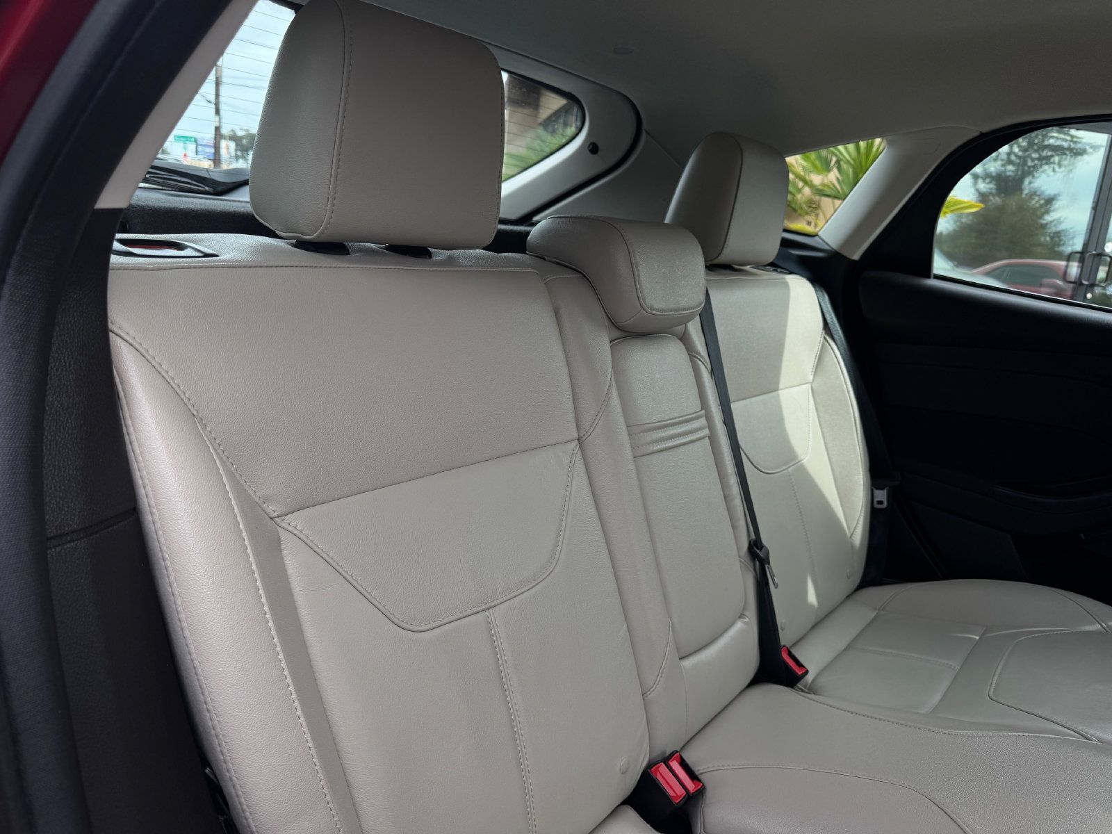 Used 2016 Ford Focus Titanium FWD image 19