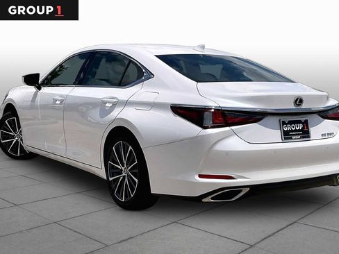 Used 2025 Lexus ES 350 w/ Premium Package FWD image 10