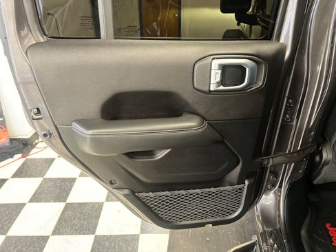 Used 2020 Jeep Gladiator Overland AWD/4WD image 40