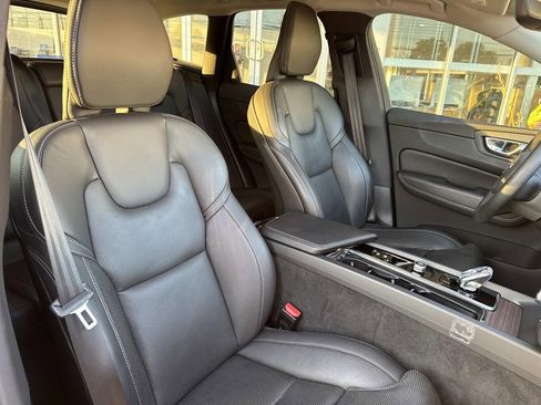 Used 2023 Volvo XC60 B5 Ultimate w/ Protection Package Premier image 11