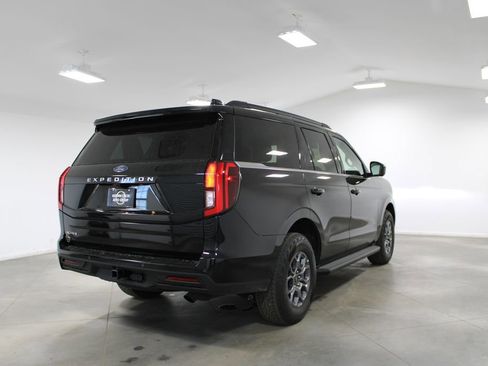 Used 2025 Ford Expedition Active image 9