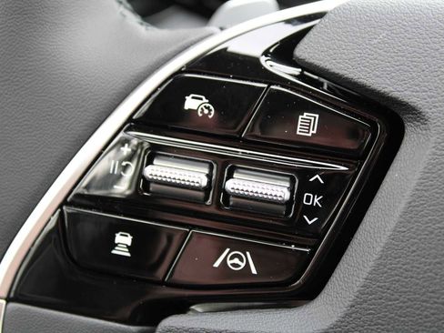 New 2025 Kia Niro EX image 25