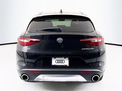 Used 2018 Alfa Romeo Stelvio AWD image 6
