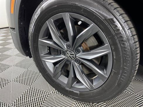 Used 2023 Volkswagen Tiguan SE image 9