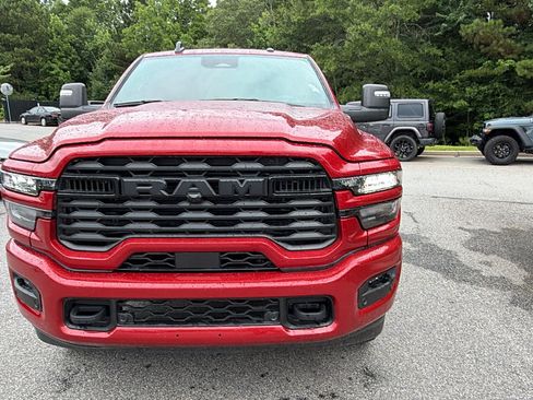 Used 2026 RAM 2500 Big Horn AWD/4WD image 3