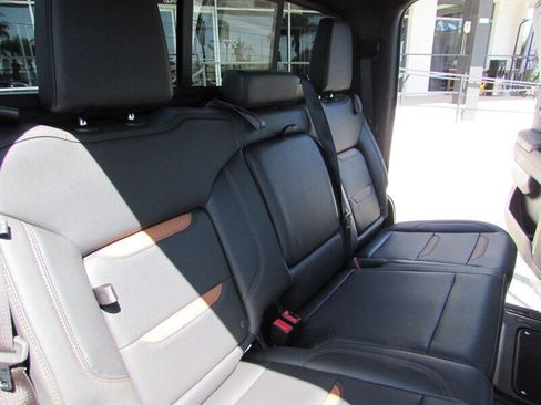 Used 2023 GMC Sierra 1500 AT4 w/ Technology Package AWD/4WD image 45