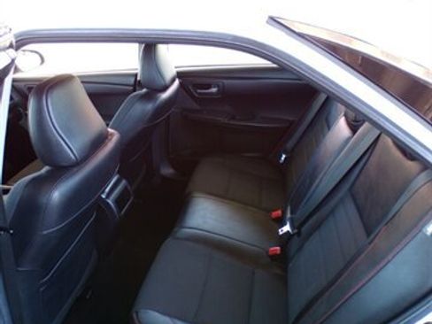 Used 2016 Toyota Camry SE FWD image 20
