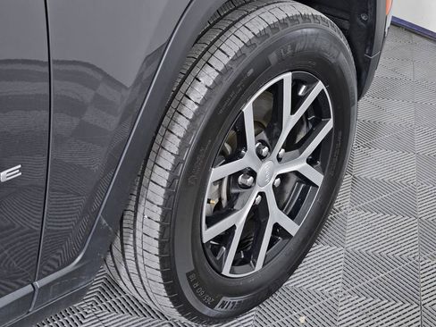 Used 2024 Jeep Grand Cherokee L Limited w/ Luxury Tech Group II image 7