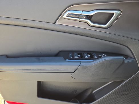Used 2025 Kia Sportage EX FWD image 15
