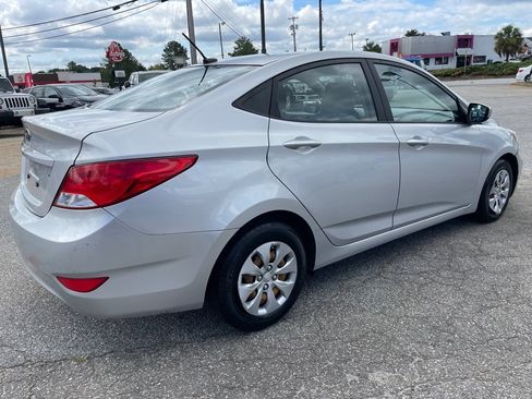 Used 2015 Hyundai Accent GLS image 5