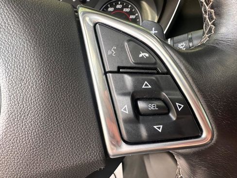 Used 2020 Chevrolet Camaro LT w/ Technology Package RWD image 12