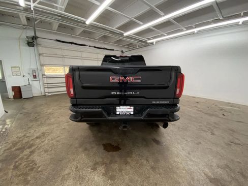Used 2023 GMC Sierra 3500 Denali w/ Denali Black Diamond Edition image 5
