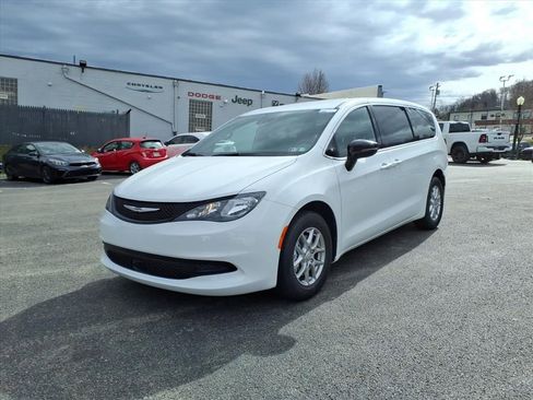 New 2026 Chrysler Voyager LX FWD image 3